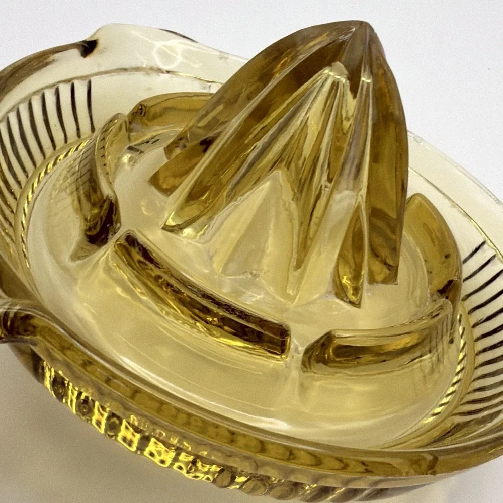 VTG Amber Glass Citrus Juicer Reamer With Pour Spout And Loop Handle
